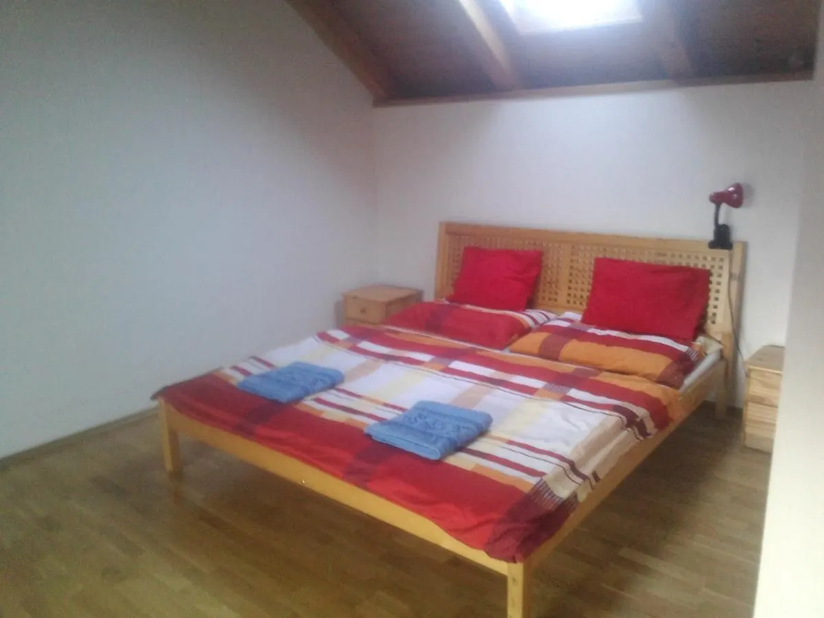 Pension Charlie Prague Retro-Modern Design جمهورية التشيك